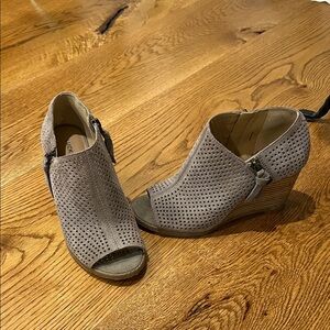 Lucky Brand Taupe Peep-Toe Wedges